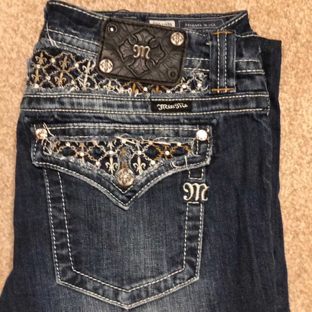 Great pair of Miss Me jeans sz33